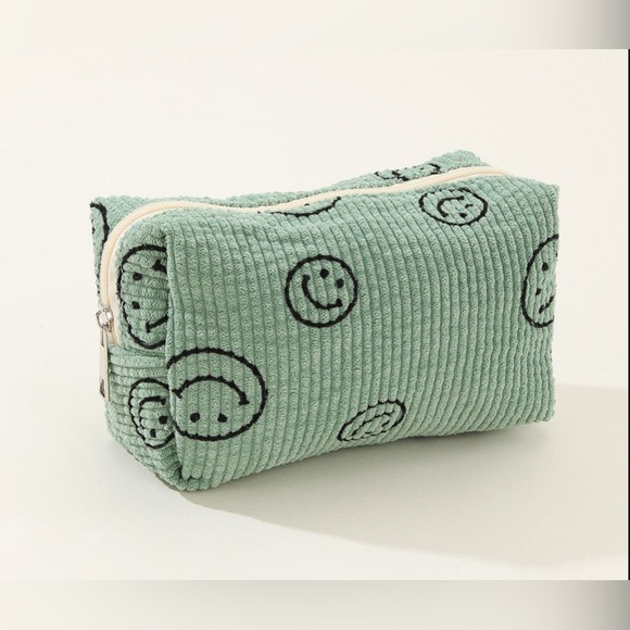Handbags - 🍁 💠NEW Smiling Corduroy Pouch Bag (Sage)